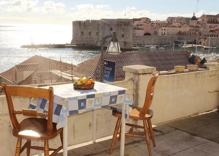 ゲストハウス ルームズ ラザレティ ドゥブロブニク